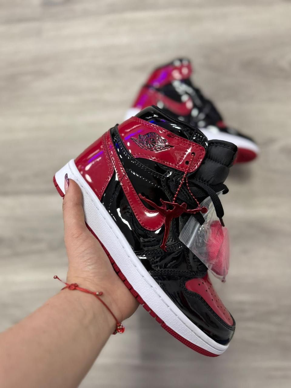 Zapatillas , variedad de modelos.  El que te gusta lo conseguimos!!