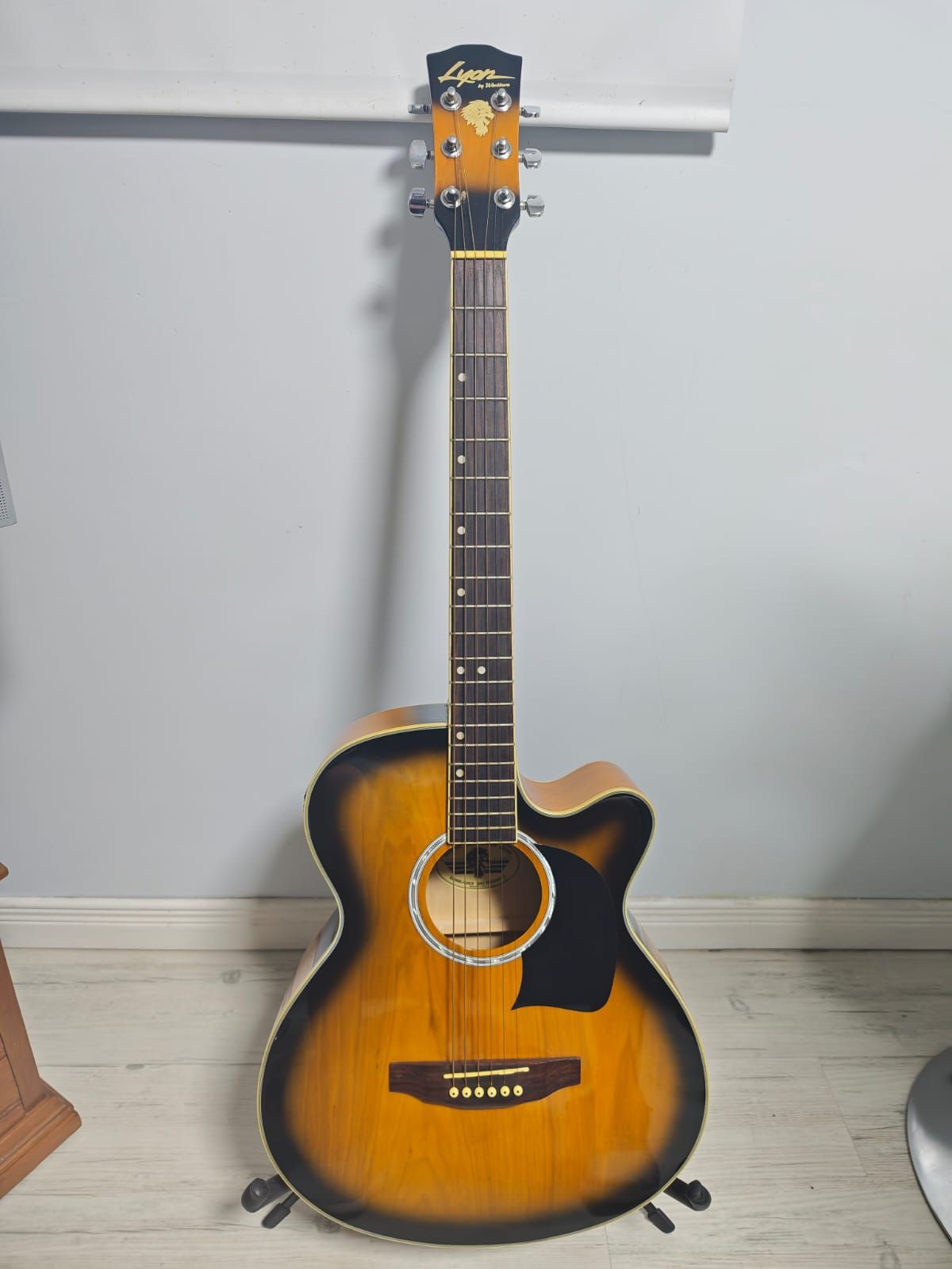 Guitarra electroacústica Lyon by Whashburn